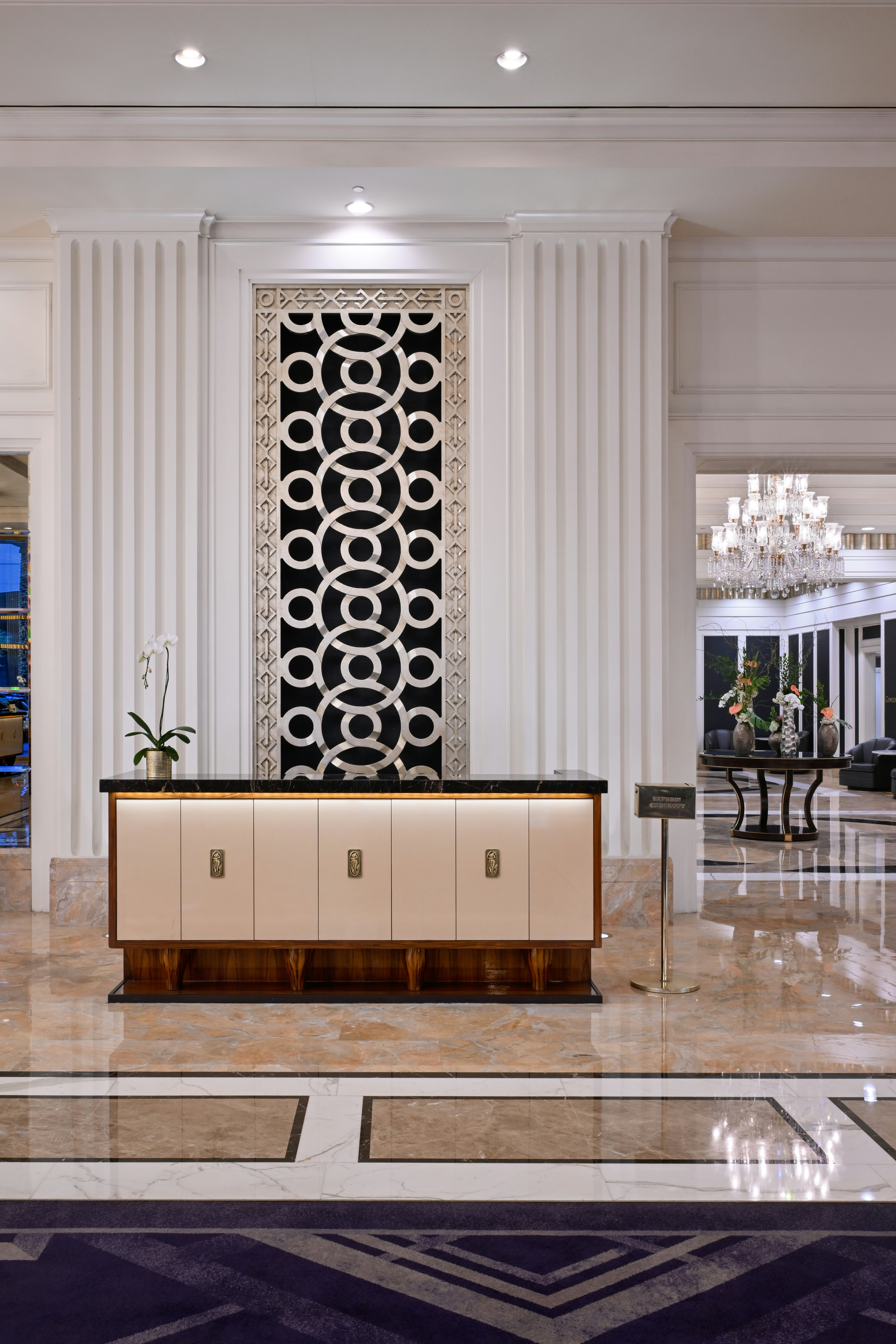Trump International Hotel Las Vegas 8/83