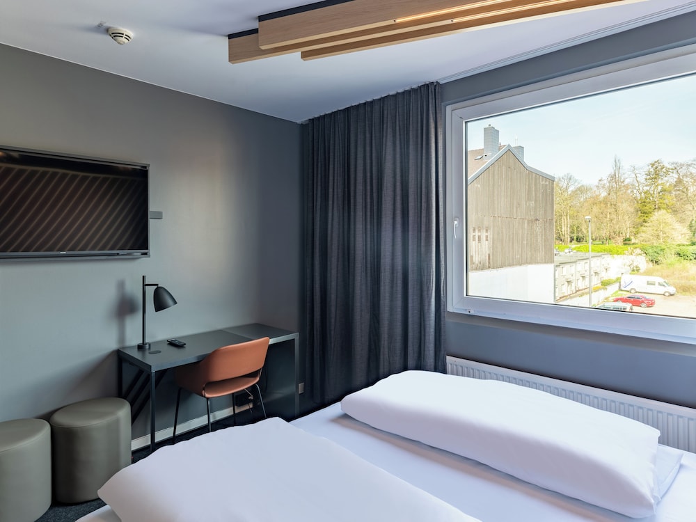 غرفة بريميوم بسرير كينج، B&B HOTEL Aachen City-Ost 2/10