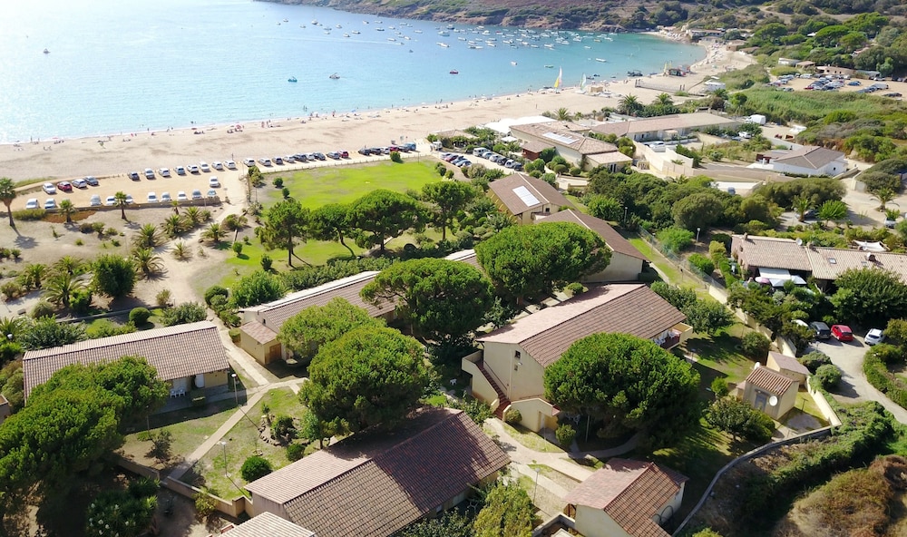 Marina Di Lava Hotel 55/60