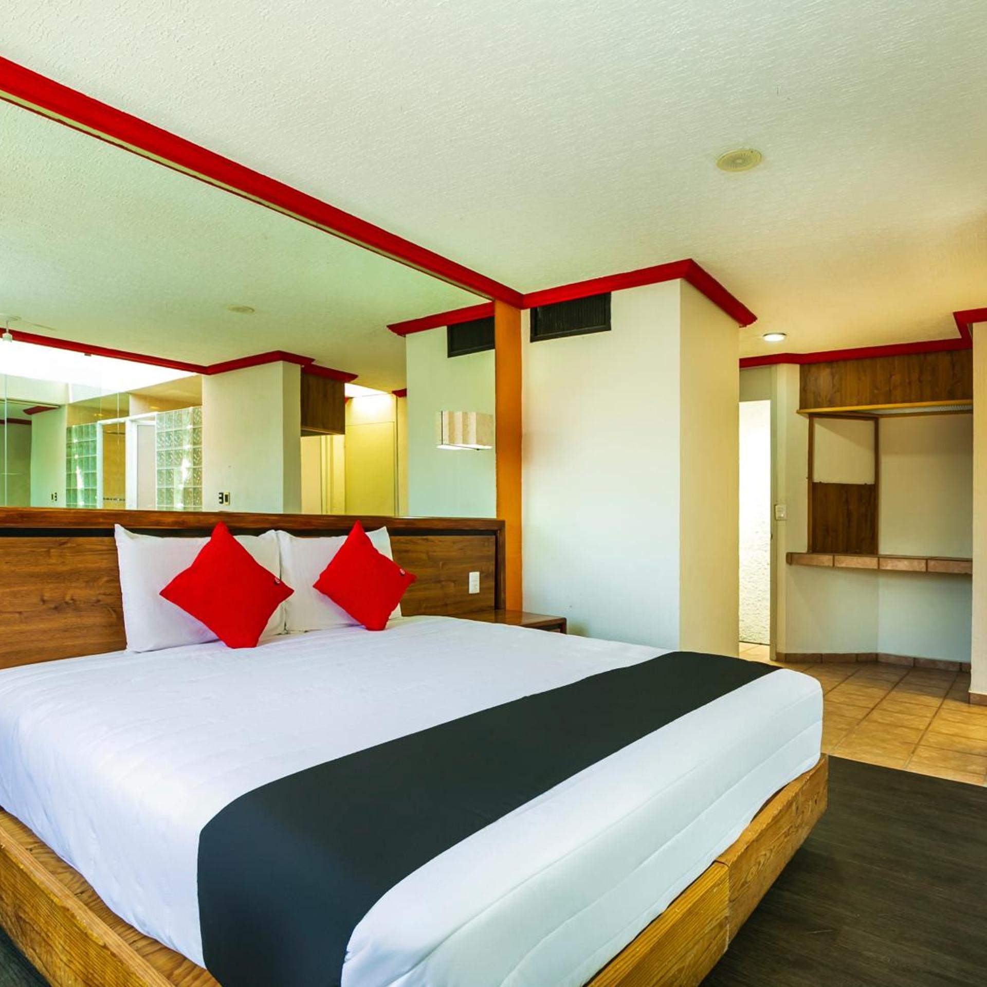 DELUXE, DOUBLE BED