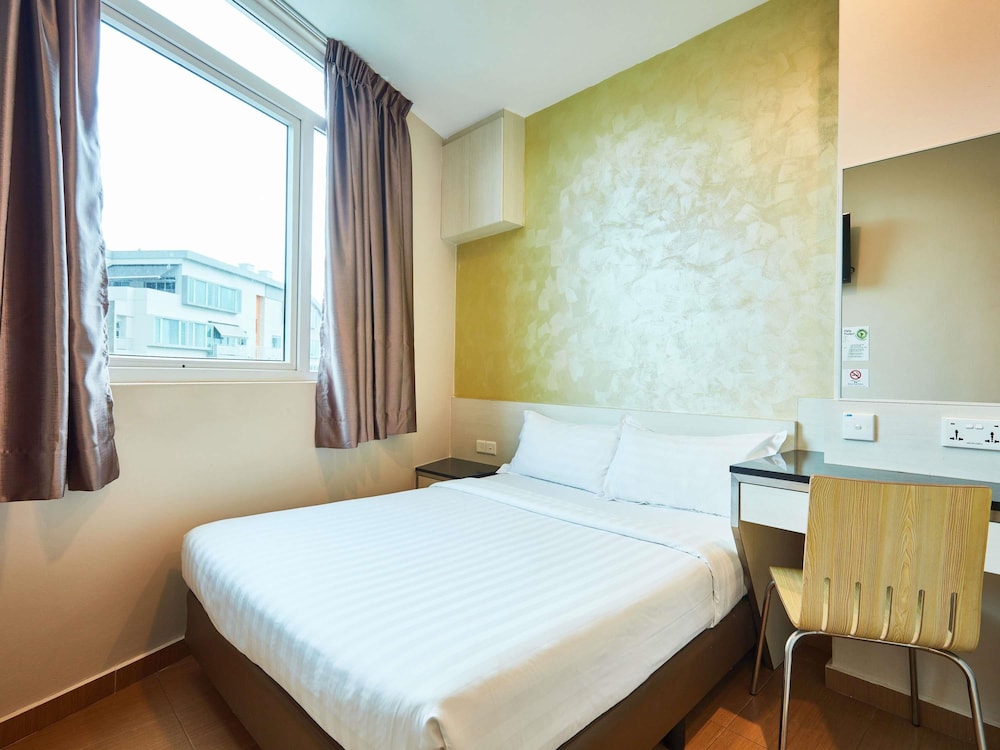Ibis Budget Singapore West Coast 35/63