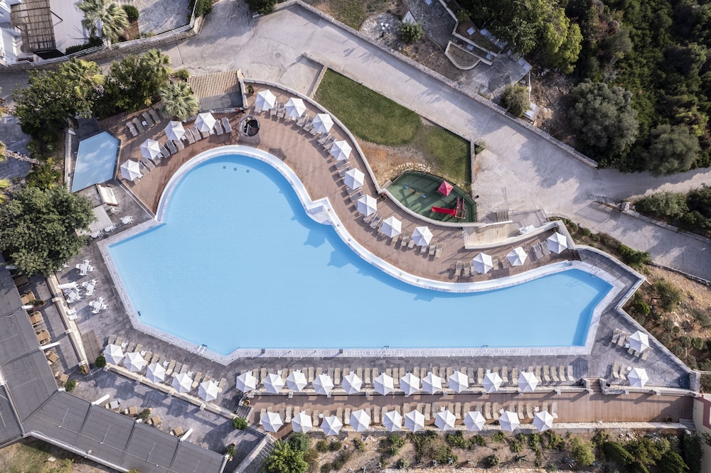 Apostolata Island Resort and Spa 6/71