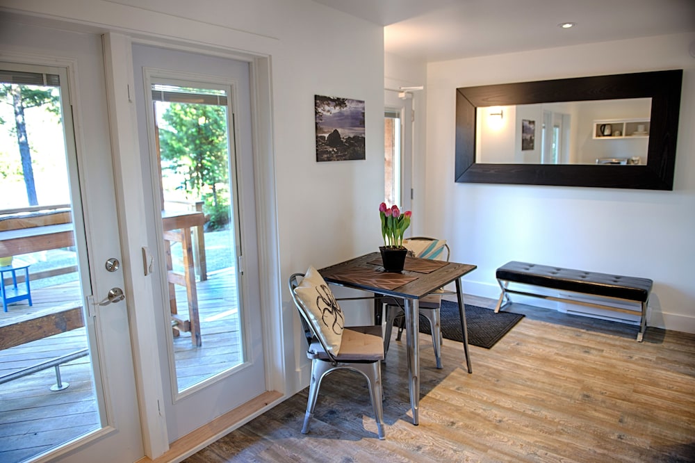 The Francis Boutique Inn 50/67