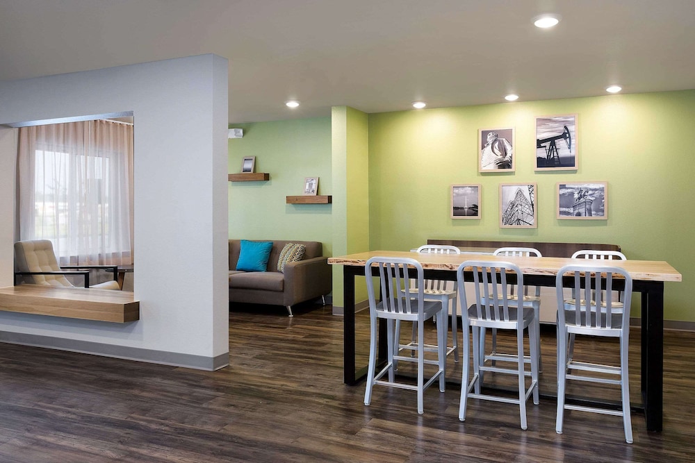 WoodSpring Suites Houston IAH Airport 39/48