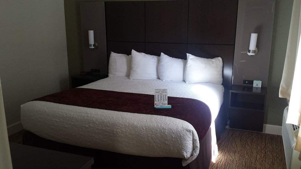 Best Western Pony Soldier Inn & Suites 12/40