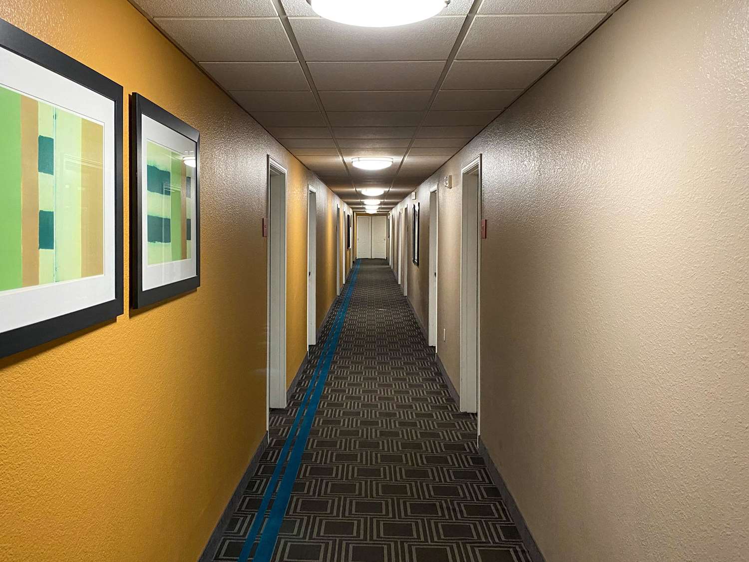 MainStay Suites Middleburg Heights Cleveland Airport 13/42