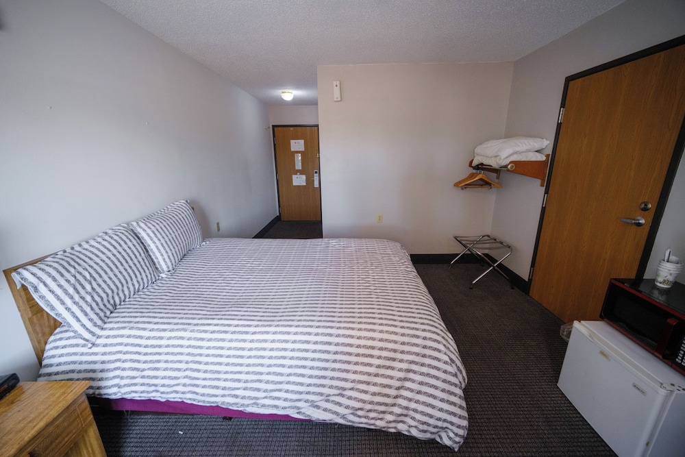 Westwood Inn & Suites Kimball I 90 11/50