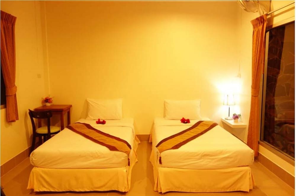 Canal Resort 36/69