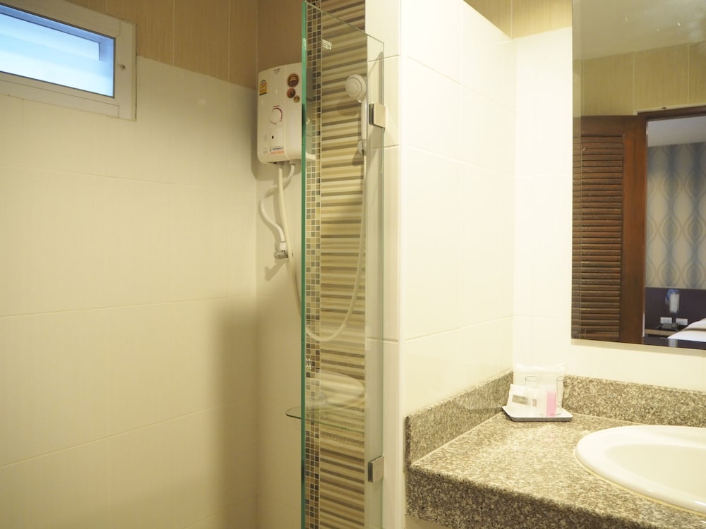 Suksomboon Hotel 39/39