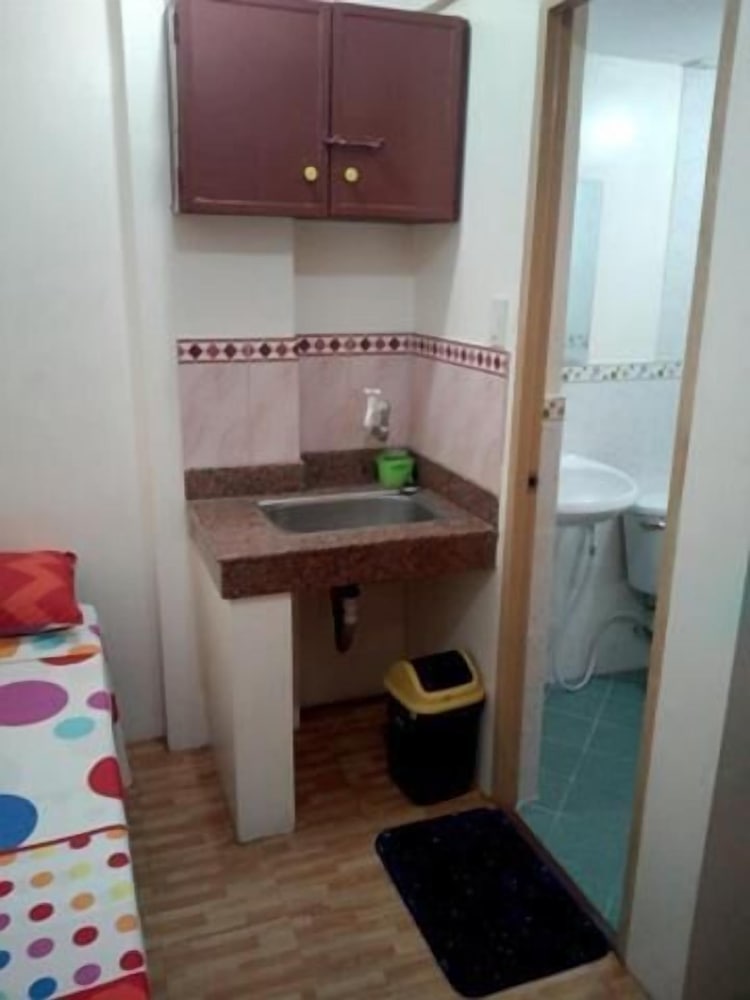 Budget Studio Unit In Makati 35/38