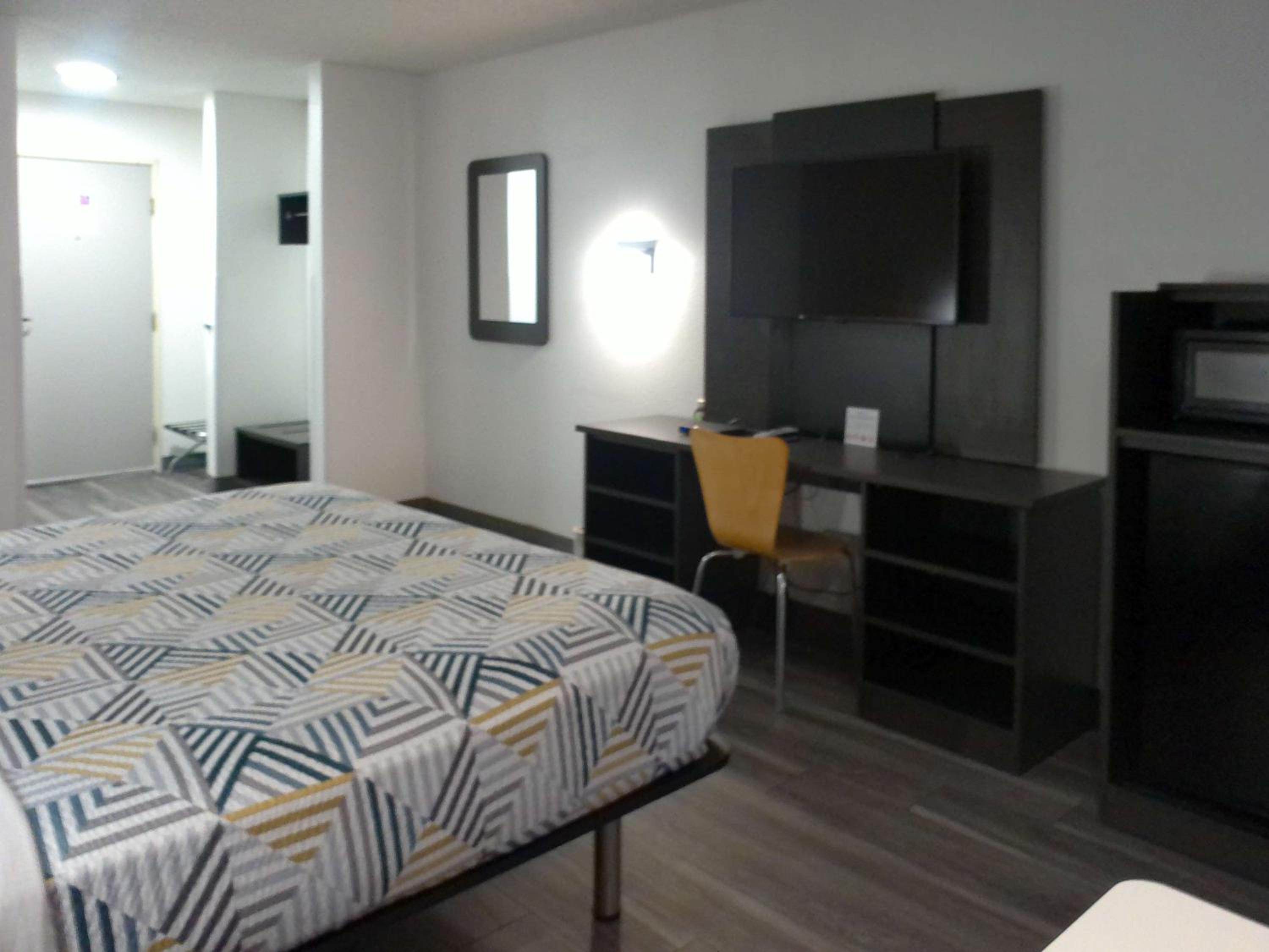 غرفة بسرير كينج، Motel6 Winslow, AZ 8/10