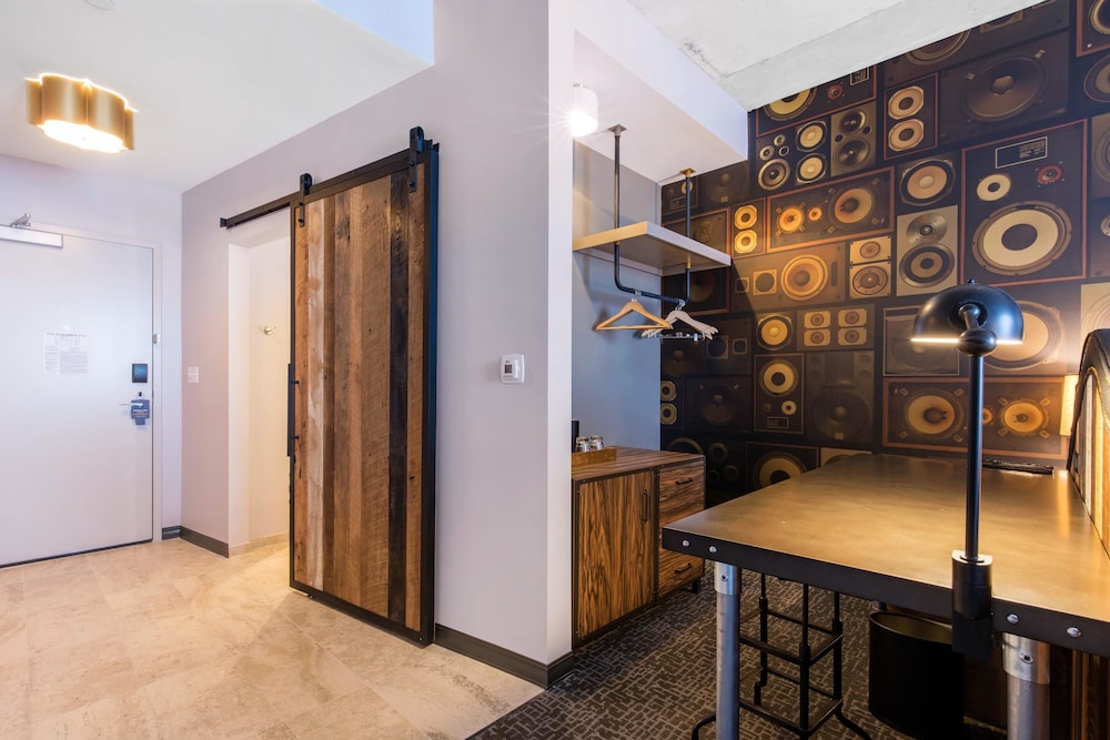 Cambria Hotel Nashville Downtown 24/56