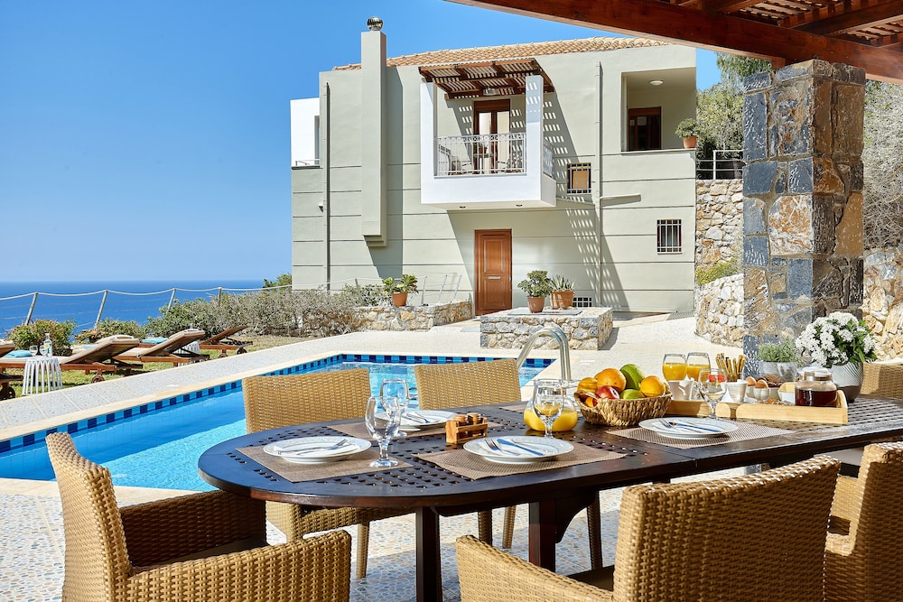 Okeanides Villas 23/50