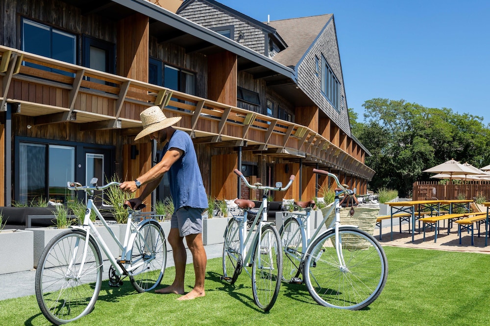 AWOL Hotel Provincetown 32/43