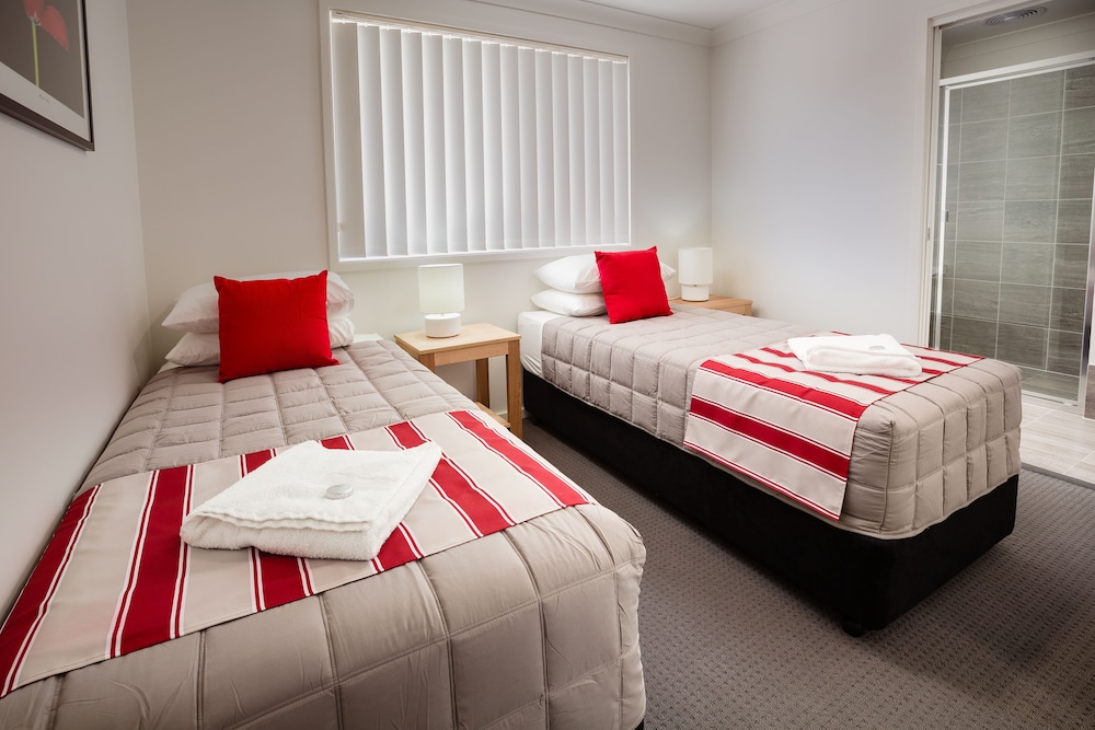 2 Bedrooms, Executive, Apartment, King and Twin Beds
