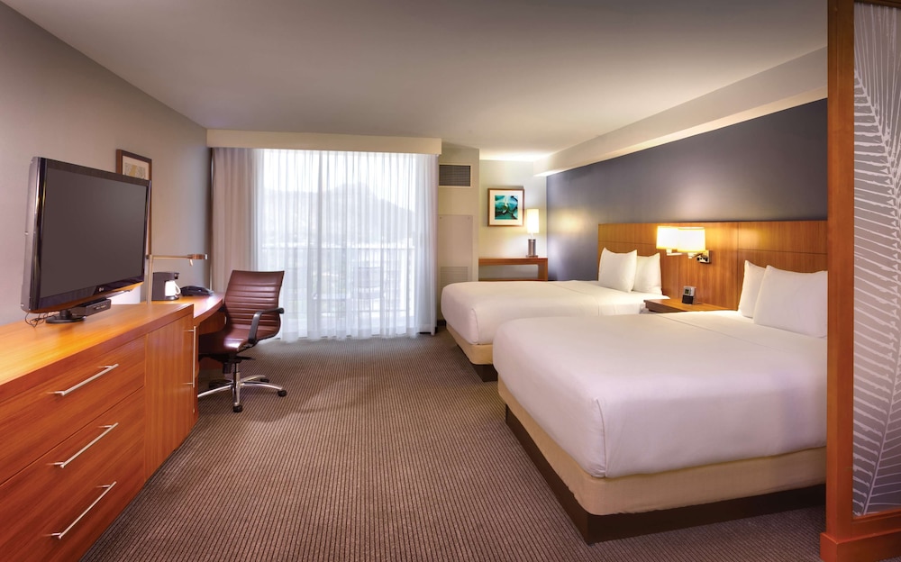 Hyatt Place Waikiki Beach 18/71