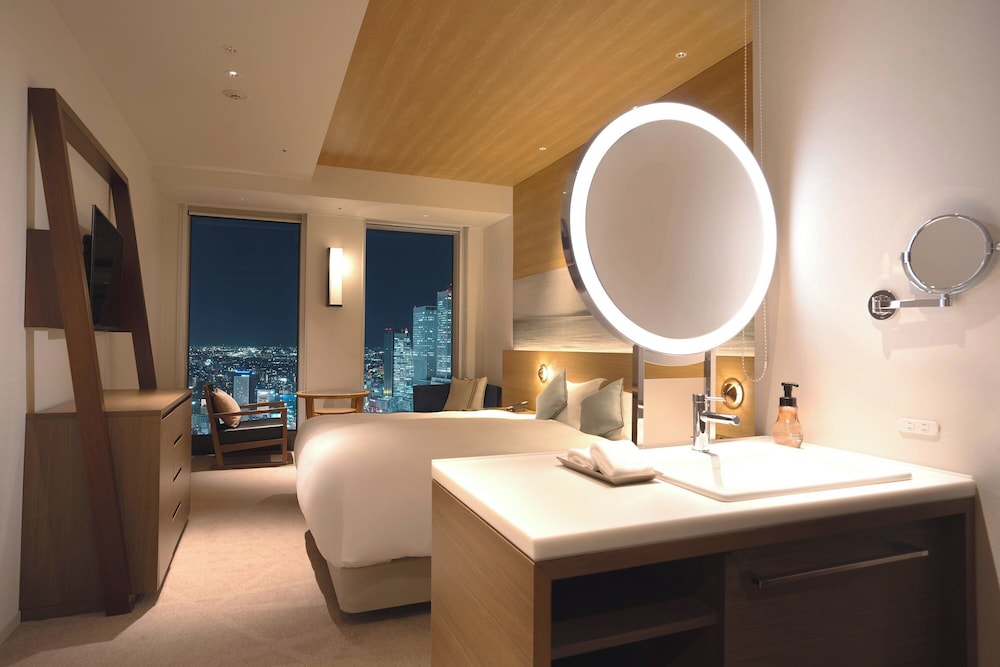 Superior, King Bed, Station View, Club Lounge Access، Nagoya Prince Hotel Sky Tower 4/9