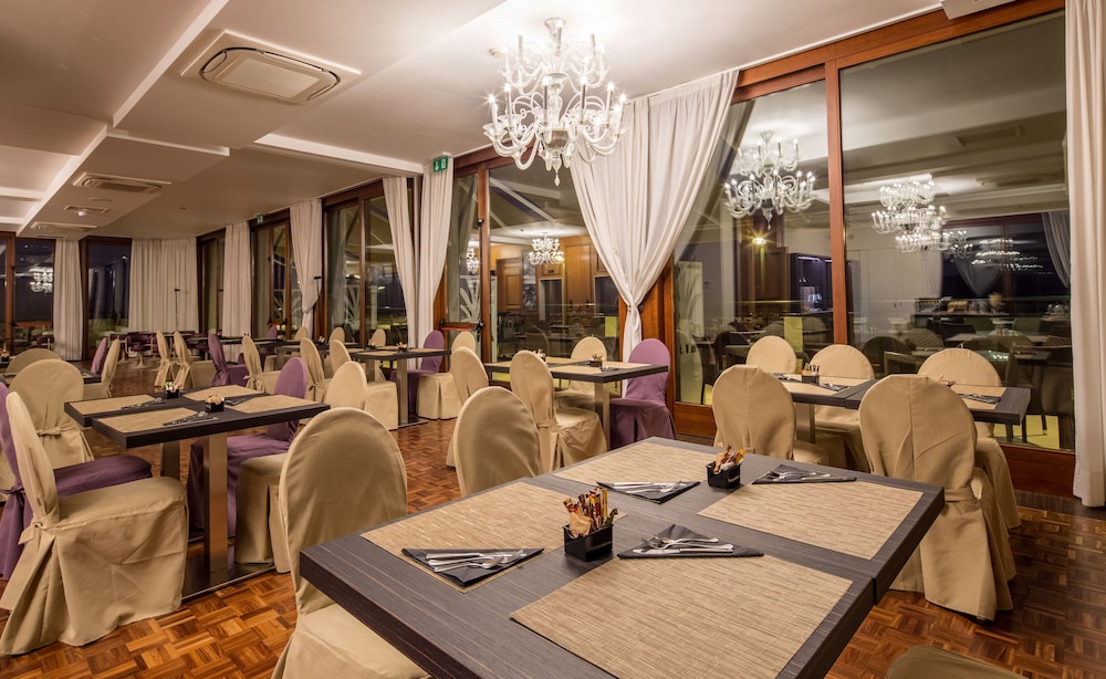 Grande Albergo Roma 52/69
