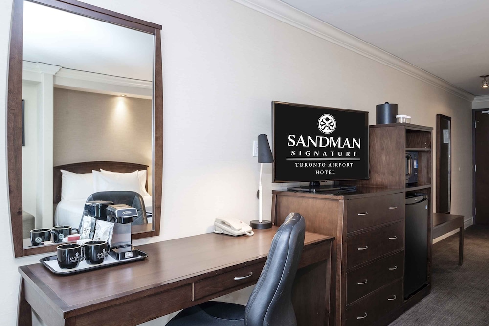 Sandman Signature Toronto Airport Hotel 16/41