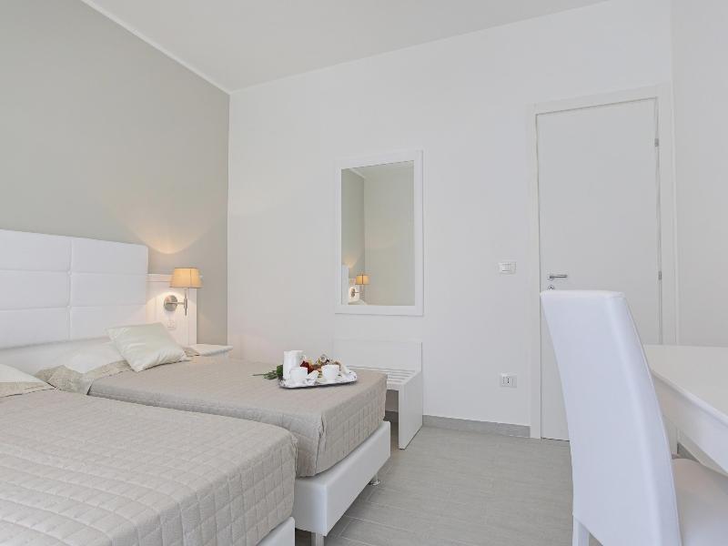 Double/ Twin Deluxe Room