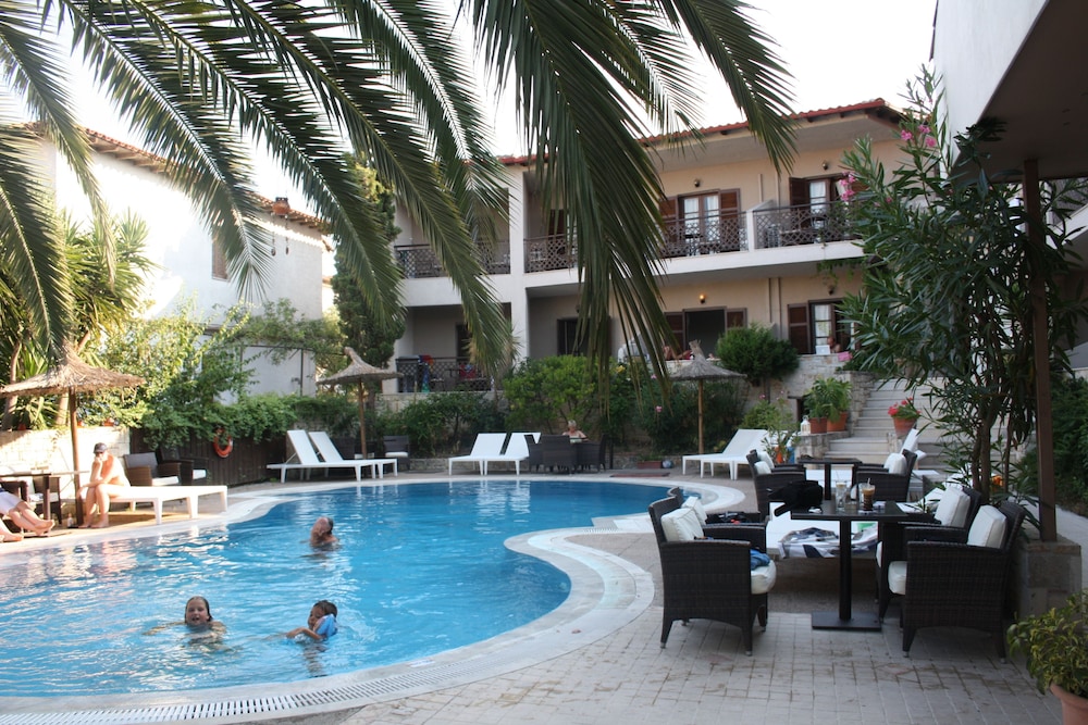 Stamos Hotel 38/48