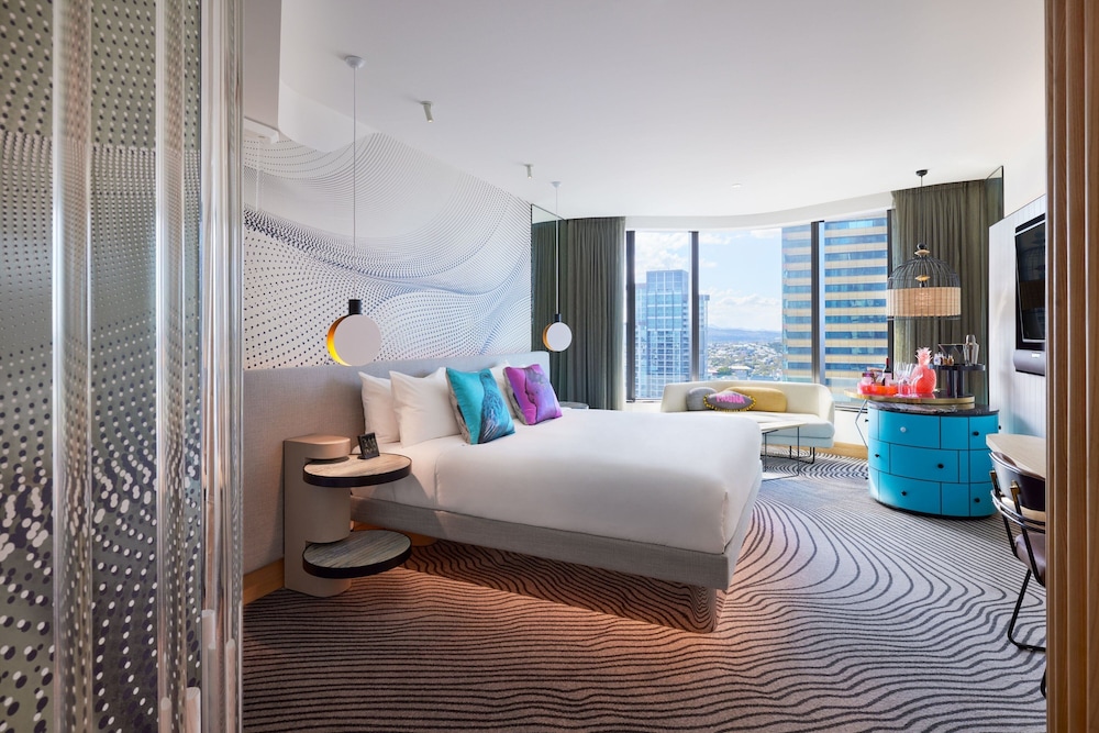 Deluxe, King Bed, Partial River View
