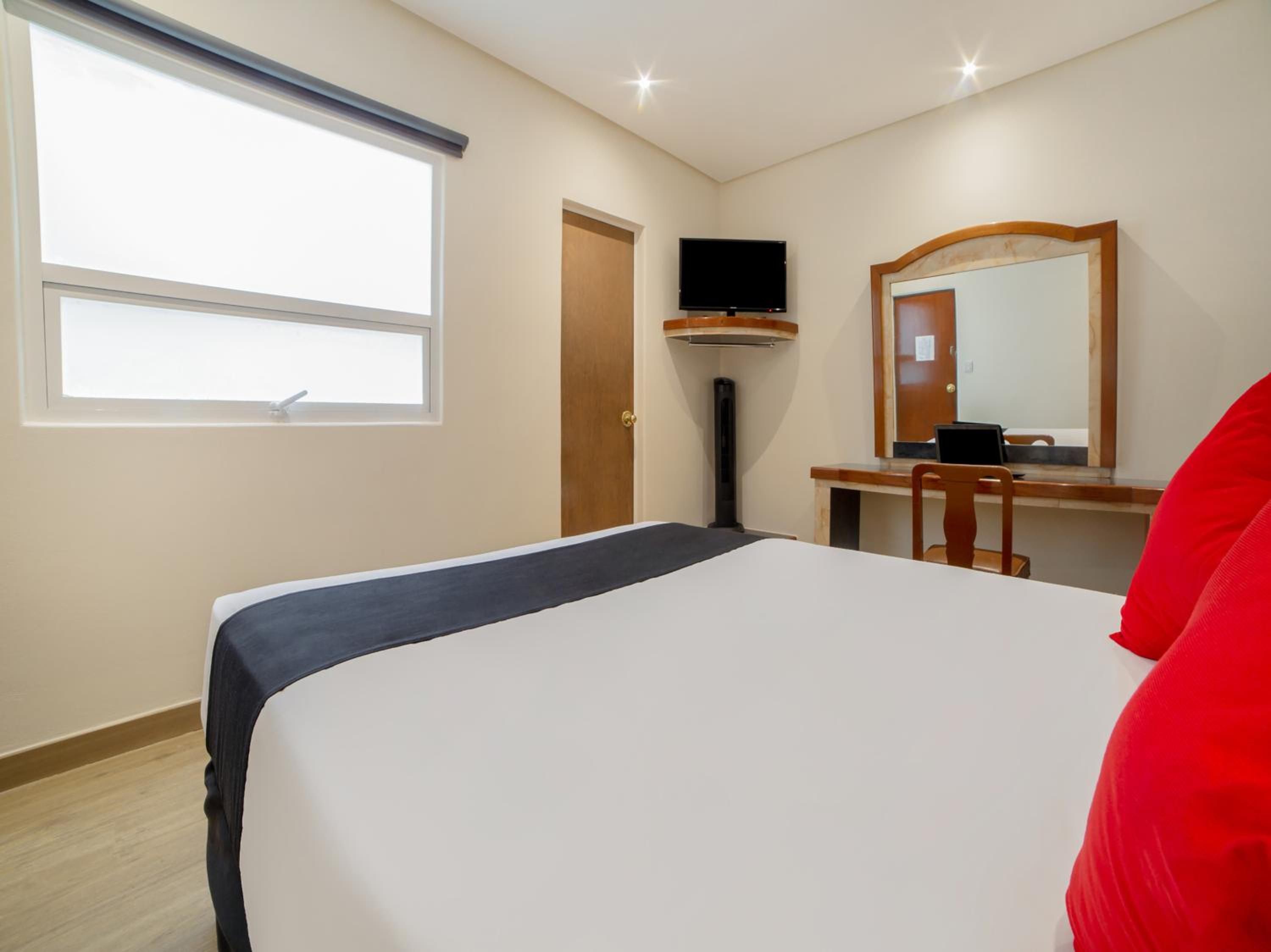 غرفة سوبيريور، Hotel Monarca 2/10