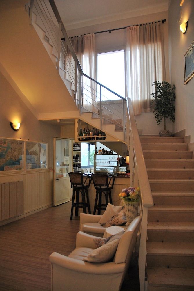 Villa Fiorita 37/53