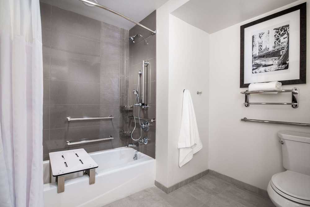 Hyatt House Sacramento/Midtown 47/50