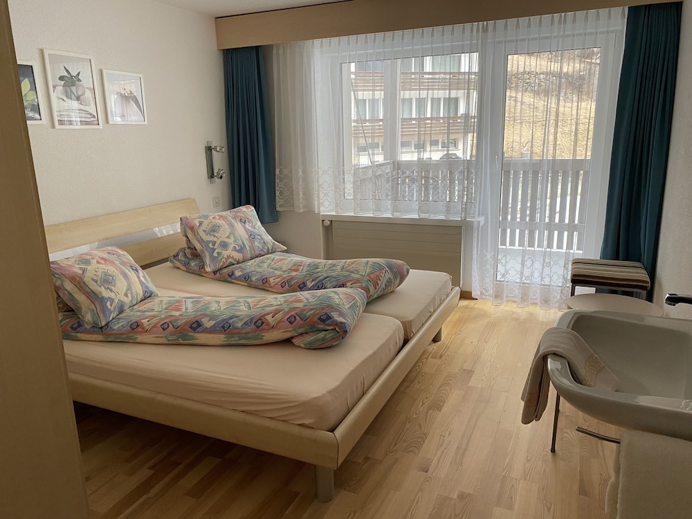 Kristall Saphir Hotel 57/74