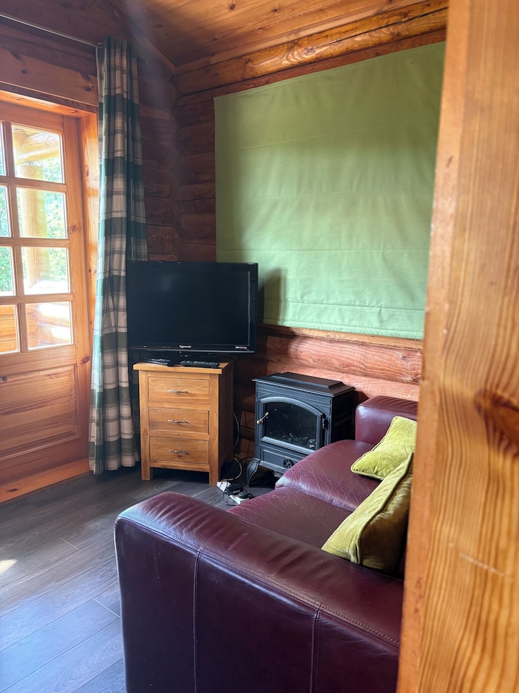 Bcc Loch Ness Log Cabins 21/46