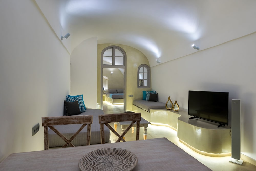 Nefeli Homes 18/50