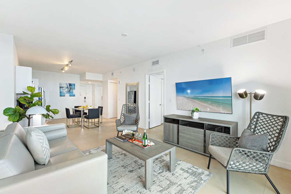 Dharma Home Suites Miami At Monte Carlo 44/53