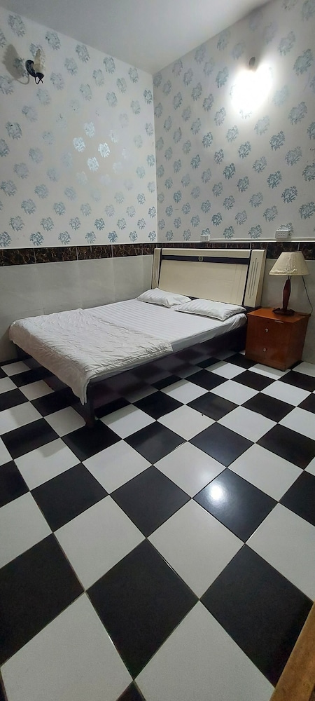 Sao Mai Hotel 37/41