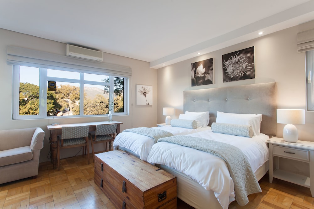 2 Bedrooms, Apartment, King and Twin Beds