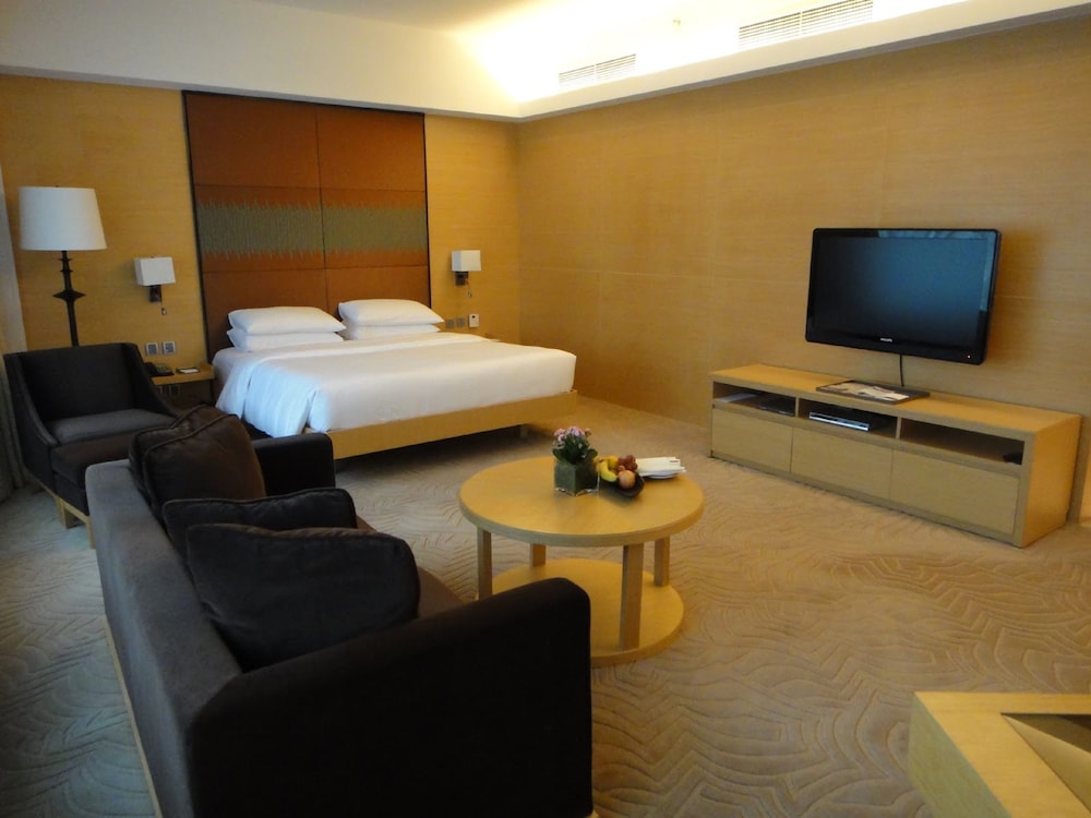 HYATT REGENCY HONG KONG SHA TIN 19/69