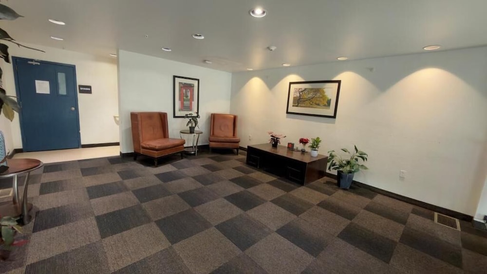 Welcome Suites Hazelwood Extended Stay Hotel 8/59