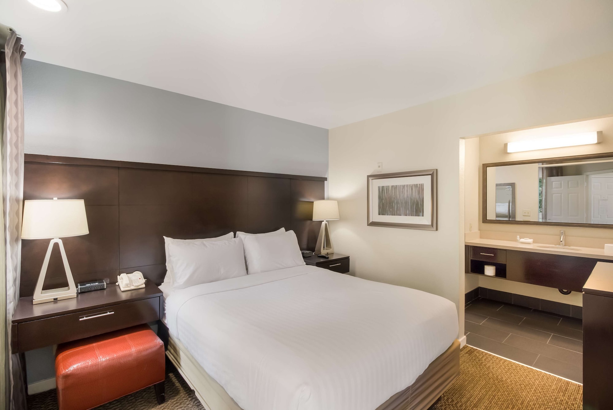 1 Bedroom, Suite, Queen Bed, Sofa