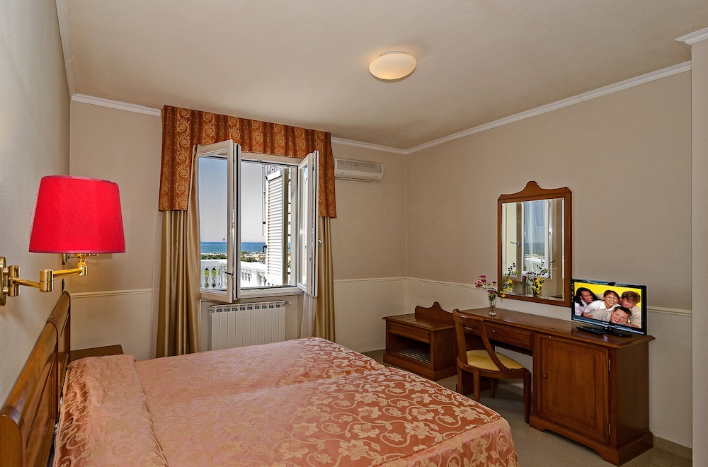 Coluccini Hotel 20/33