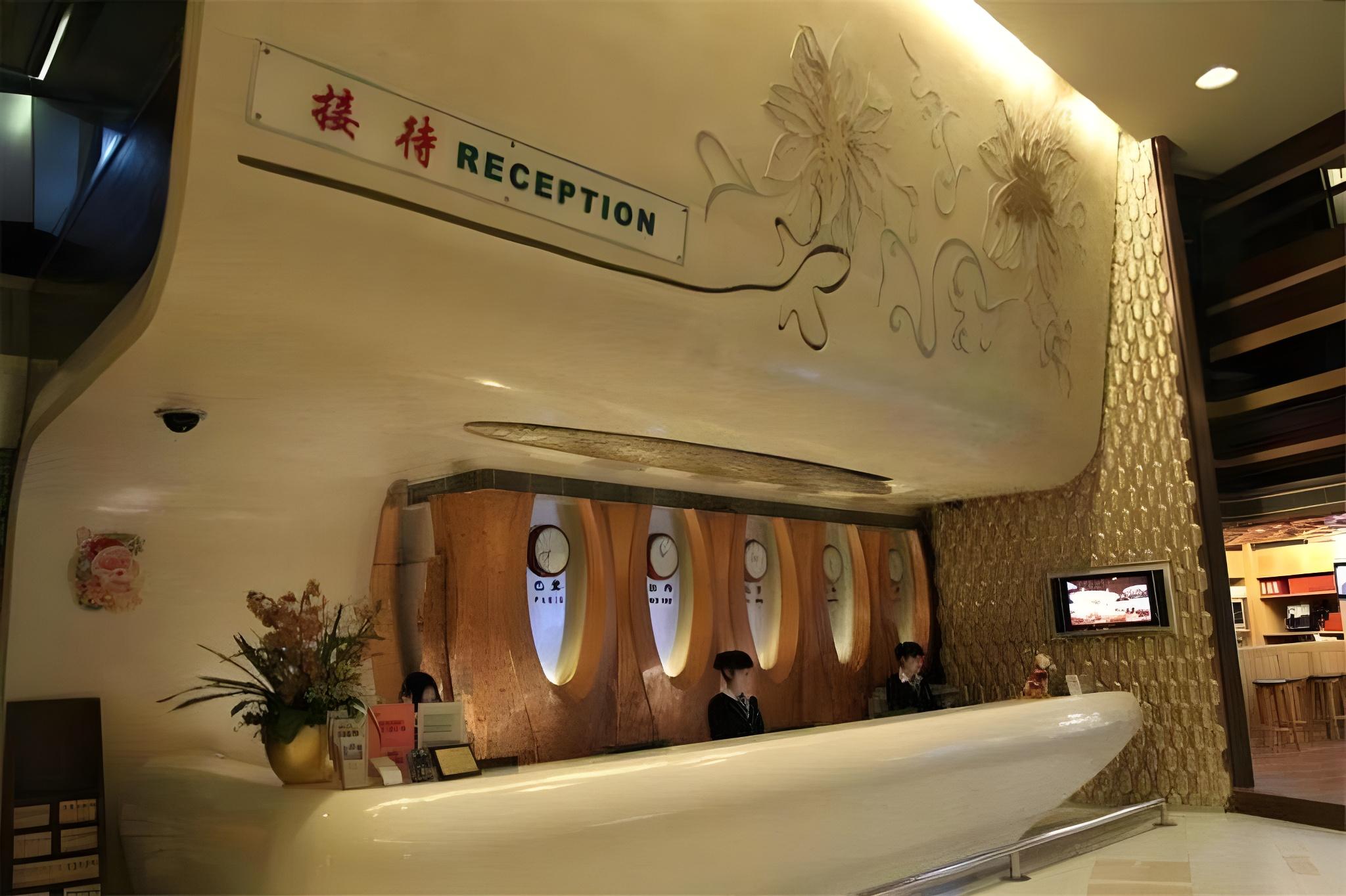 Dazhong Airport South 14/32