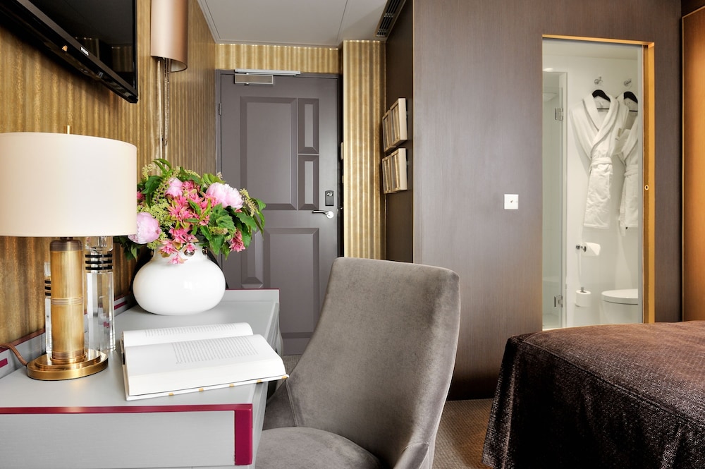 HOTEL BAUME 29/75