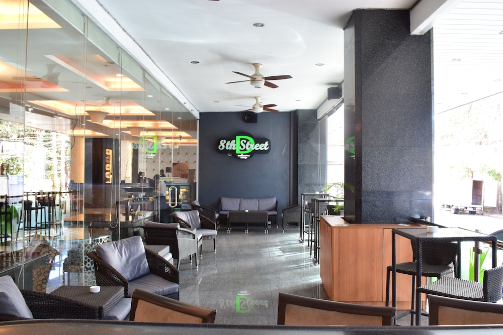 Diamond Suites and Residences 30/38