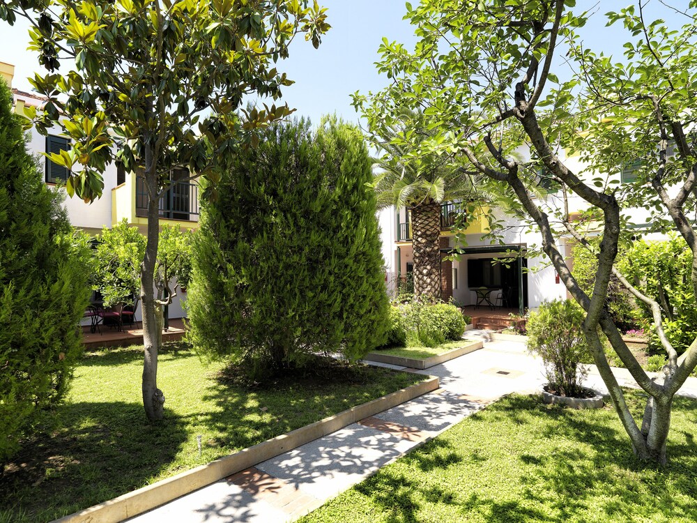 Elia Apartments 39/50