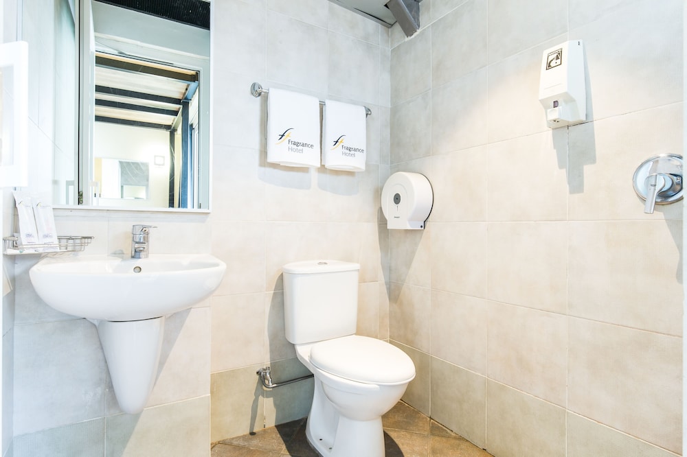 Fragrance Hotel - Balestier 13/64