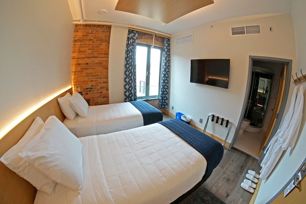 Savoy Hotel 19/50