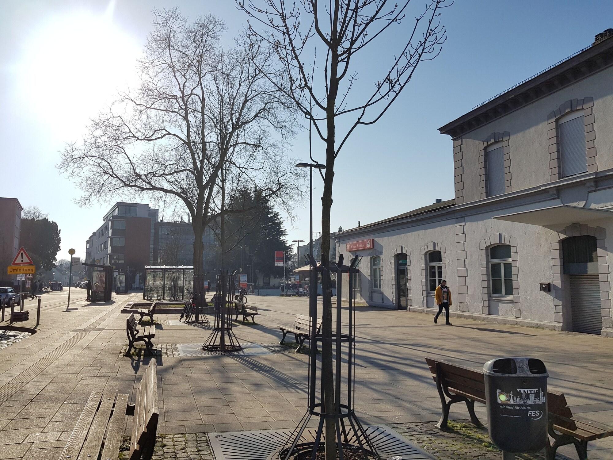 Hotel Emiliana am Bahnhof 12/17