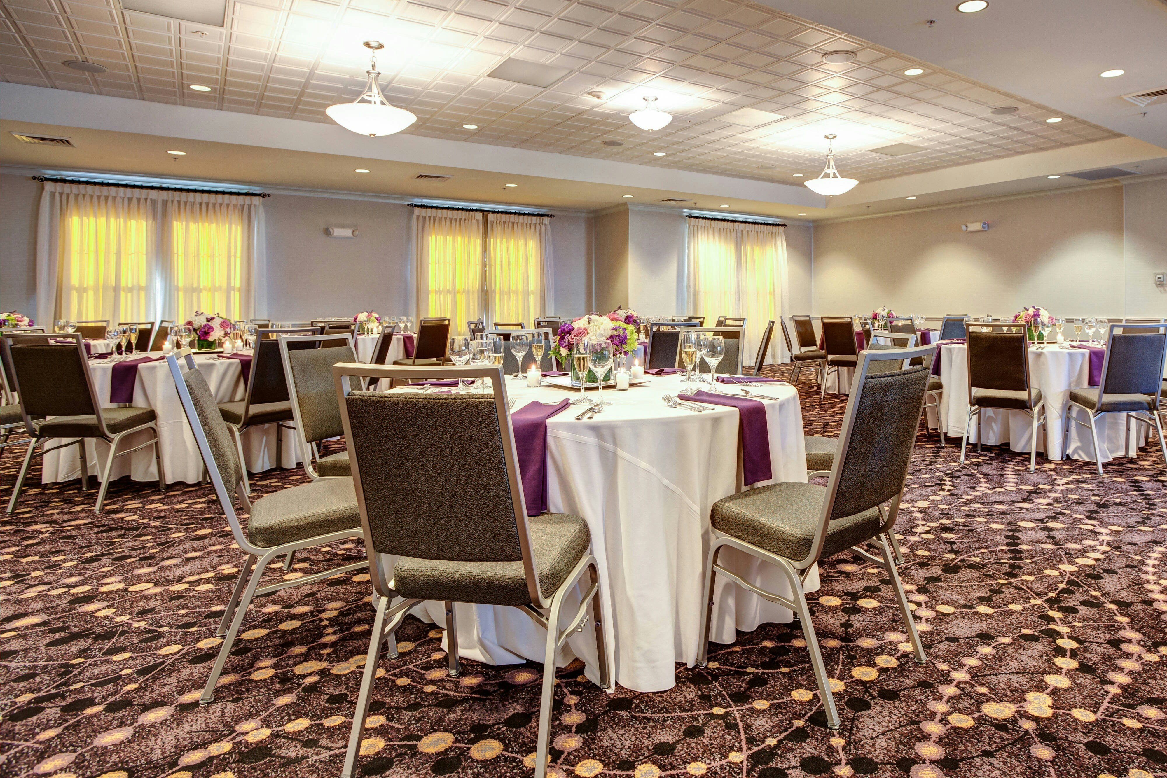 Courtyard By Marriott Hadley Amherst 14/16