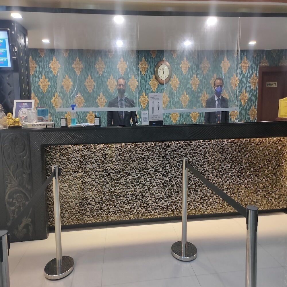 HOTEL AVN GRAND 2/20