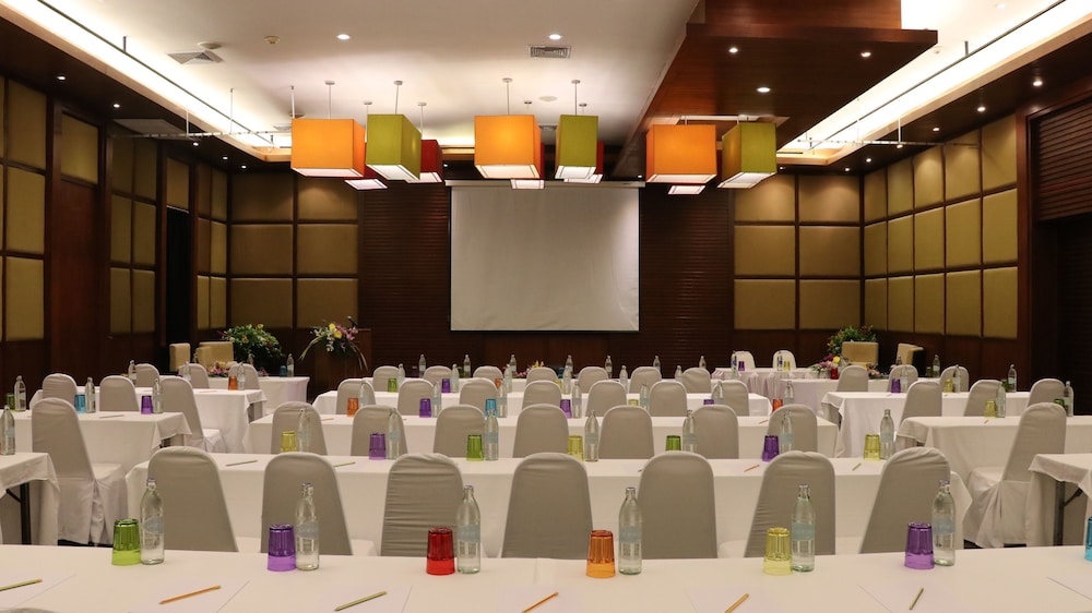 Apsara Beachfront Resort and Villa 109/126