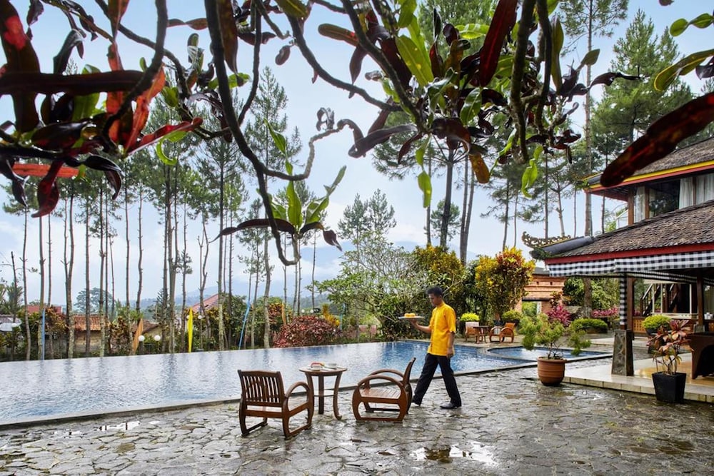 Jambuluwuk Convention Hall And Resort Puncak 52/56
